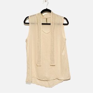 Ivory sleeveless blouse with tie collar